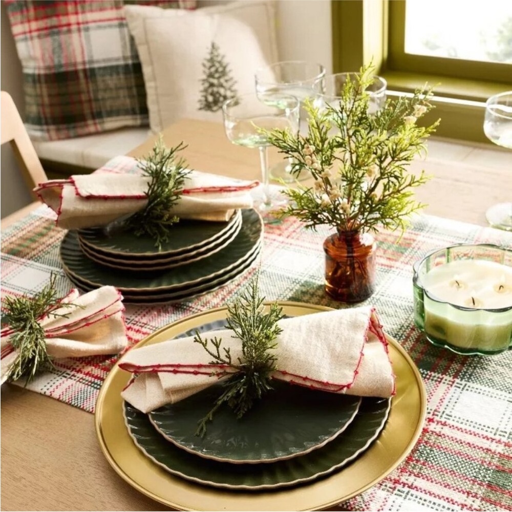 Hearth & Hand Magnolia 4pk 8.5" Scallop Stoneware Salad Plate - Picture 2 of 4